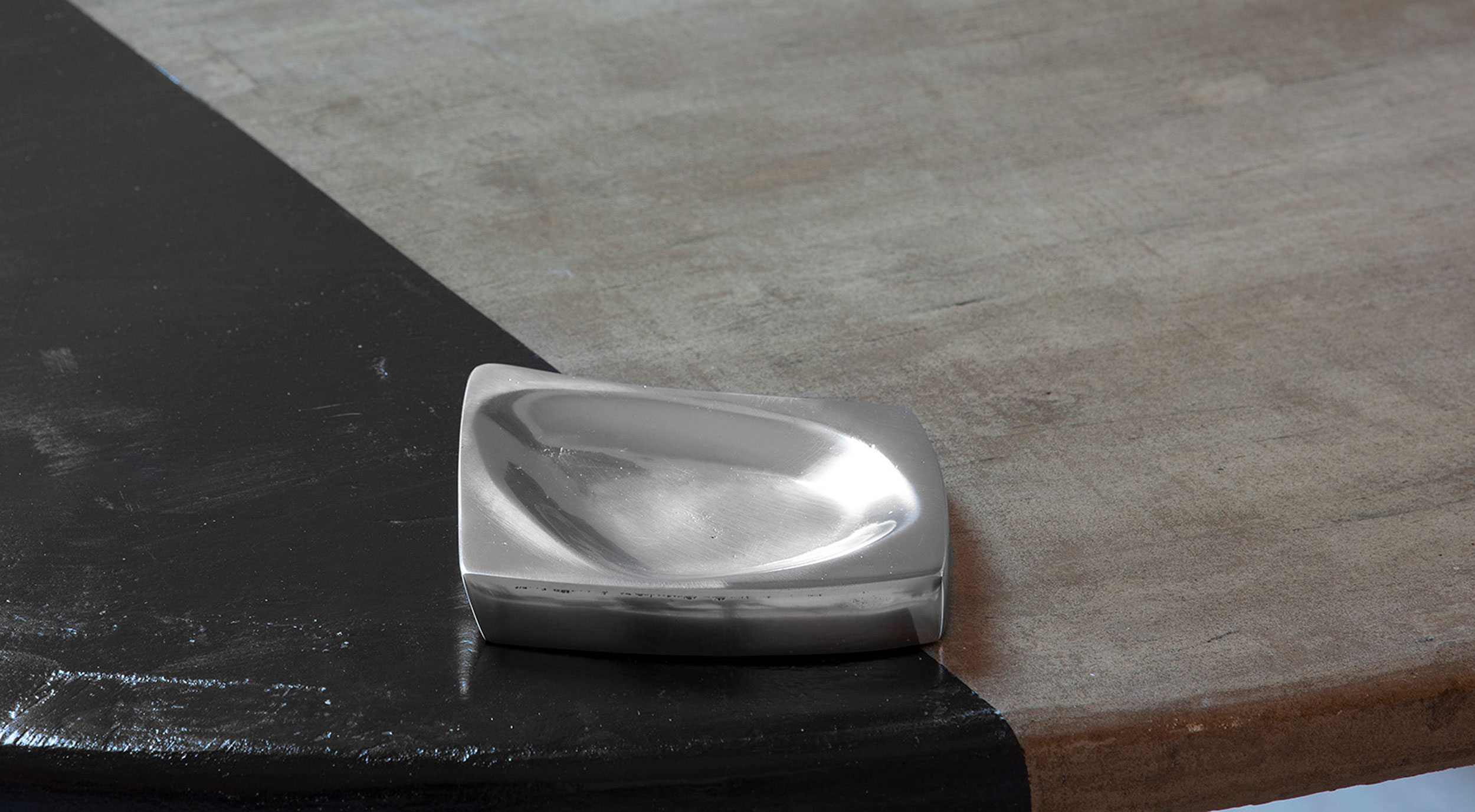 arredamento ufficio o casa, alluminio fuso, artigianato italiano, accessori scrivania, minimal de